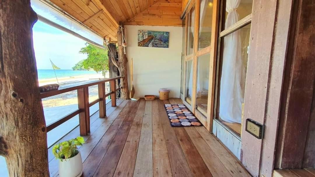 Maliblues Bed & Art Gallery Chumphon Exterior foto