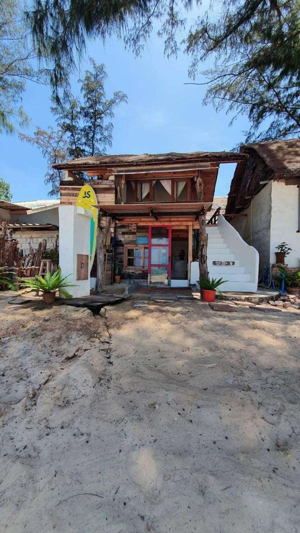 Maliblues Bed & Art Gallery Chumphon Exterior foto