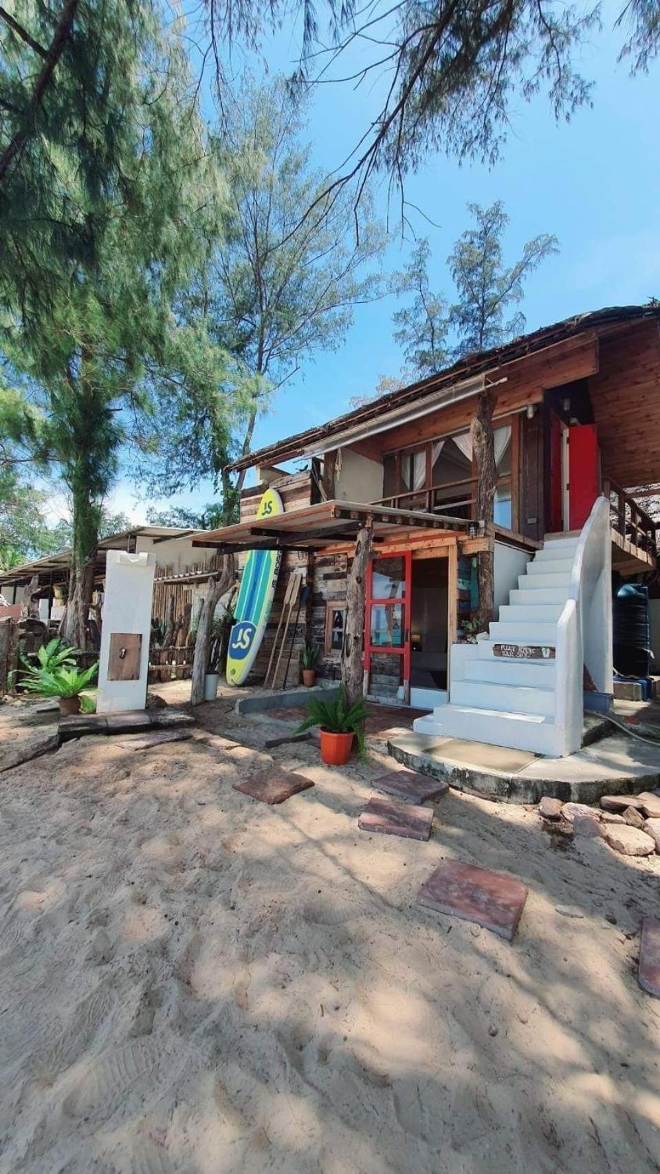 Maliblues Bed & Art Gallery Chumphon Exterior foto