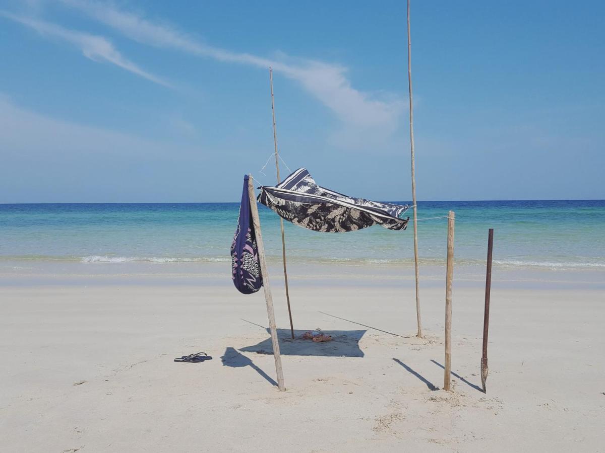 Maliblues Bed & Art Gallery Chumphon Exterior foto